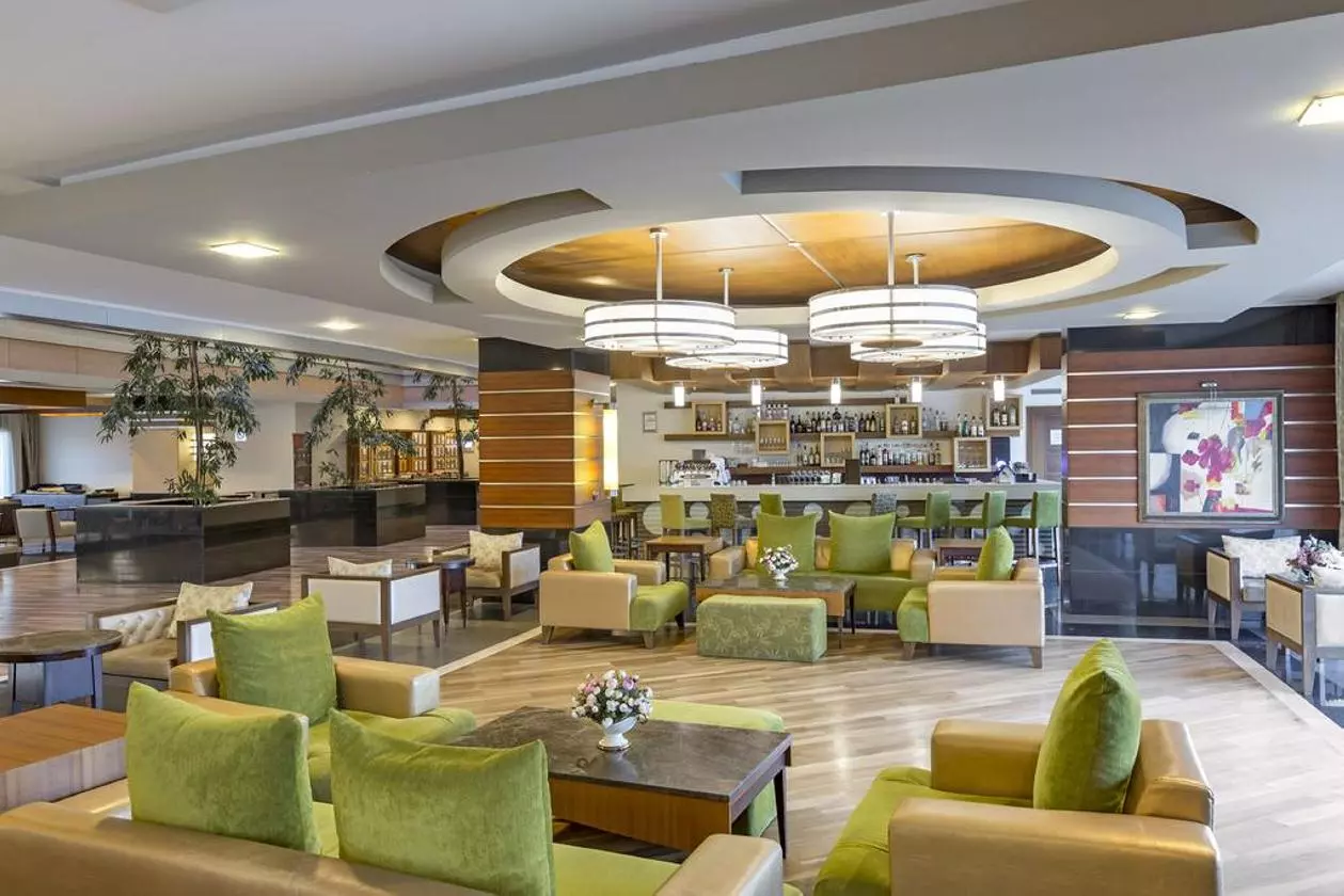 ROYALWING_SHABAVIZ (9).jpg